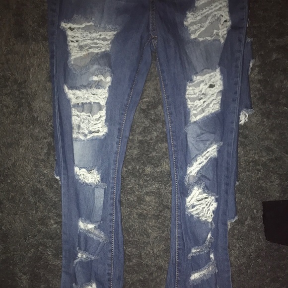 FashionNova no sensor distressed denim jeans medium blue wash - Picture 5 of 7